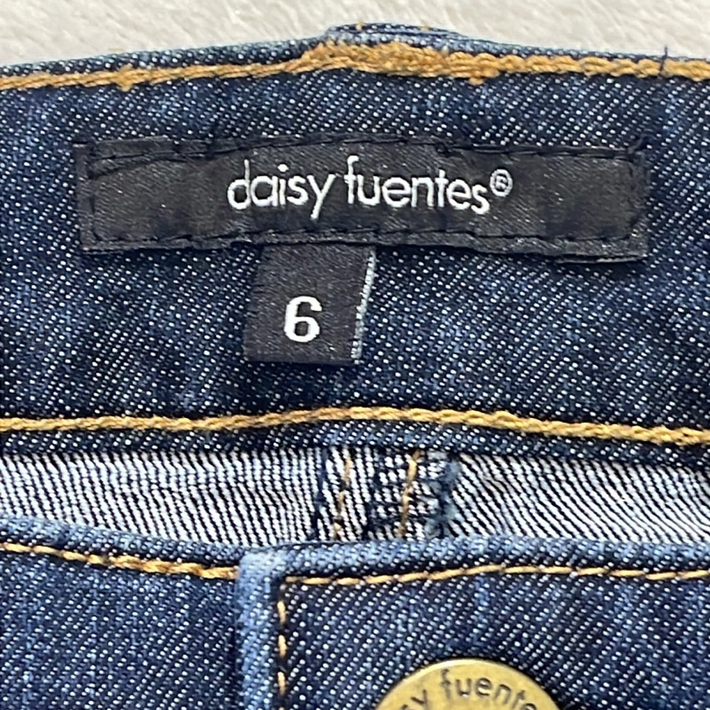 DAISY FUENTES WOMENS SIZE 6 DENIM JEANS - Picture 5 of 7